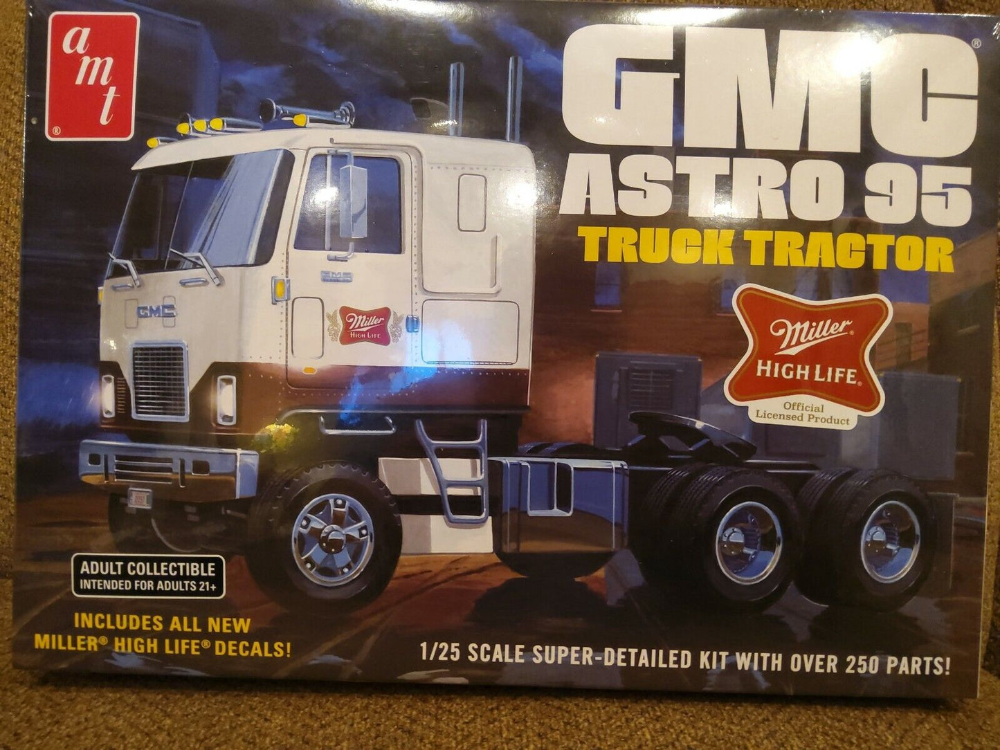 AMT GMC ASTRO 95 SEMI TRACTOR (MILLER BEER) 1:25 SCALE MODEL KIT