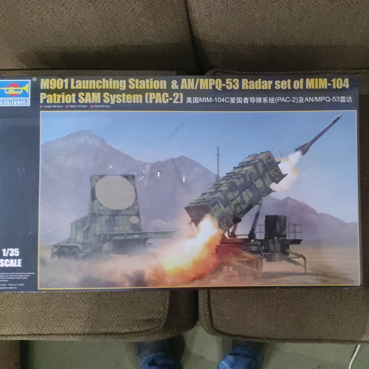 Trumpeter 1/35 M901 LAUNCHING STATION & AN/MPQ-53 1/35 Plastic Model