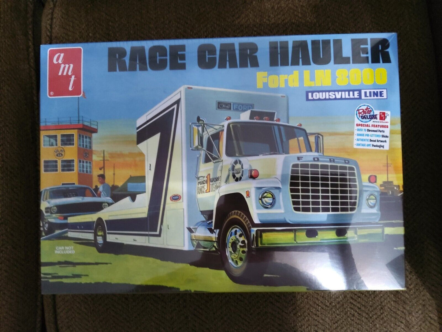 AMT 1316 1:25 Ford LN8000 Race Car Hauler Plastic Model Kit