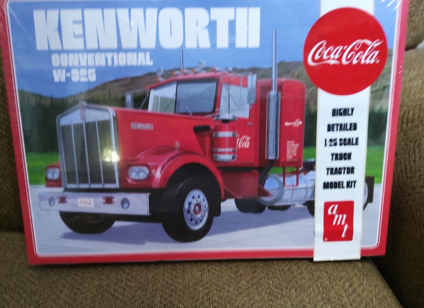 AMT 1286 KENWORTH CONVENTIONAL W-925 TRUCK TRACTOR COCA-COLA 1/25 MODEL KIT
