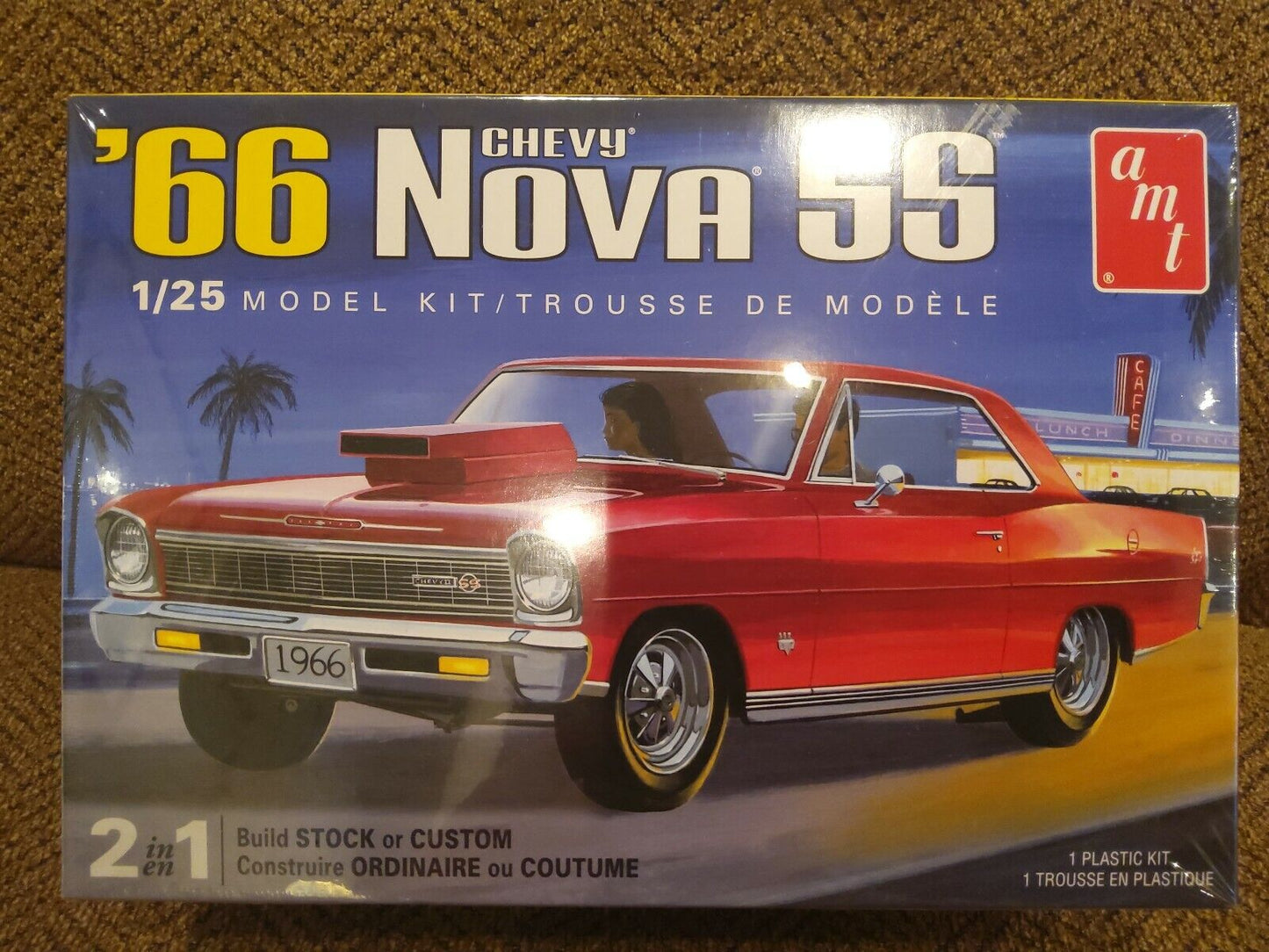 AMT 1198 F/S 1966 CHEVY II NOVA SS 2 IN 1 MODEL KIT