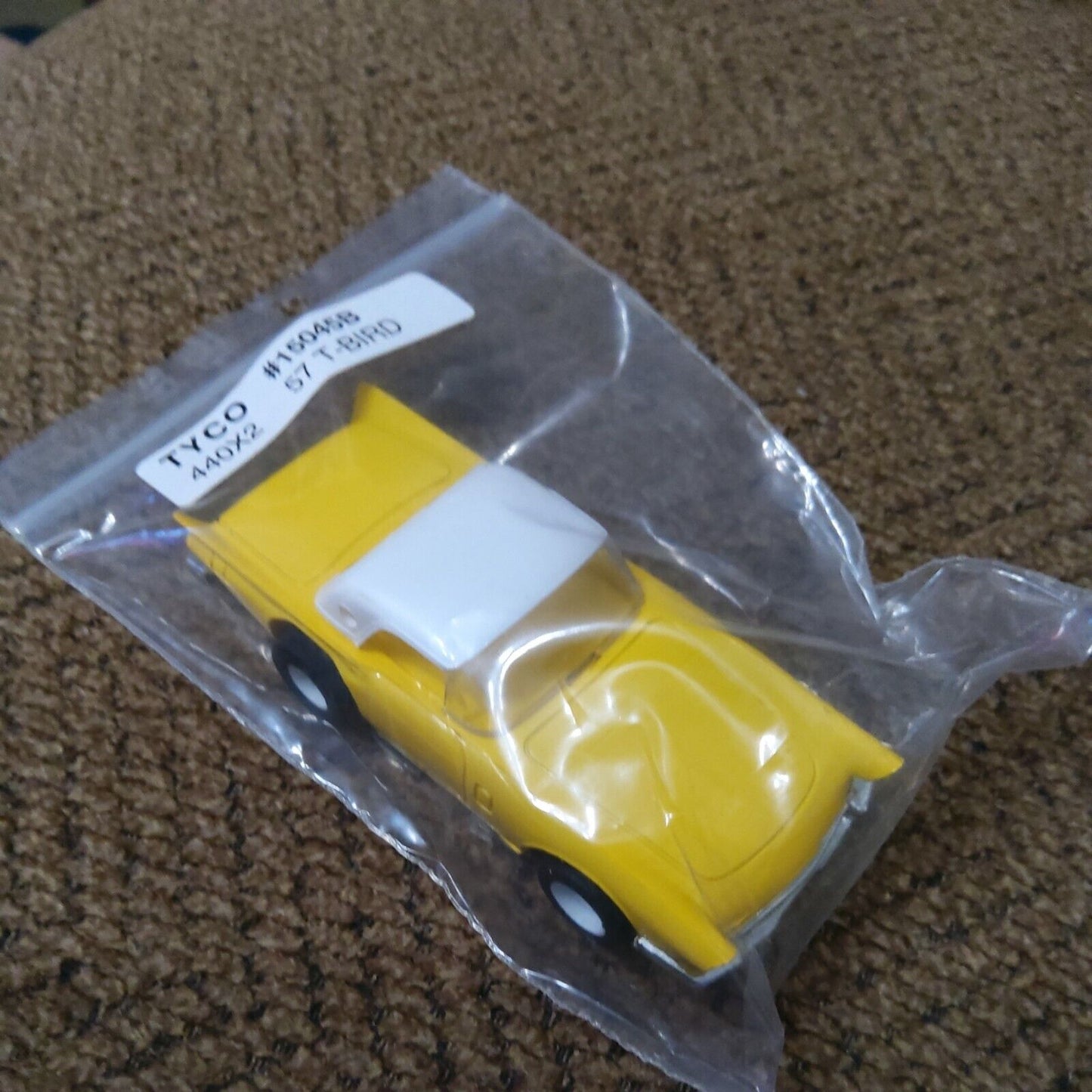 TYCO NOS FORD T-BIRD Yellow/White Slot car ~~NEW HO 15045B