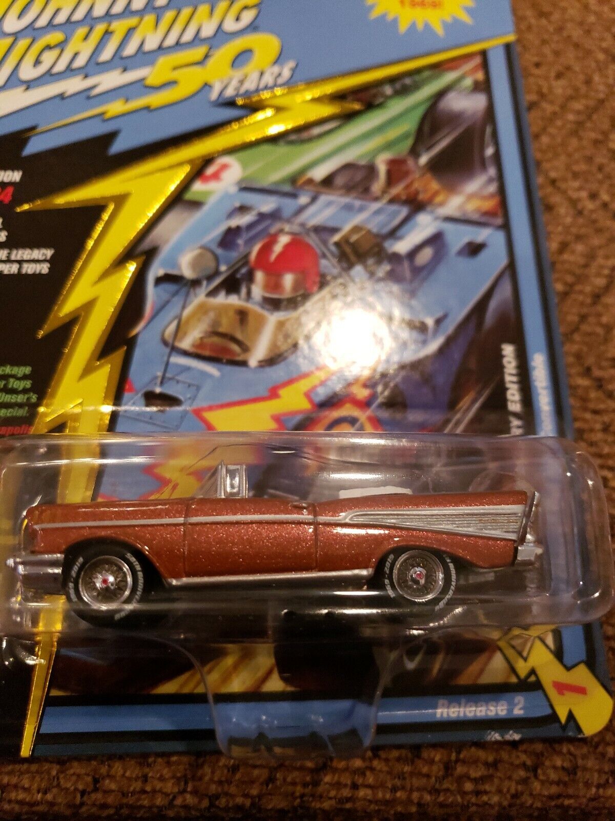 Johnny lightning 50th Anniversary 1957 Chevy Bel Air Conv. R2 VS. B 1:64 