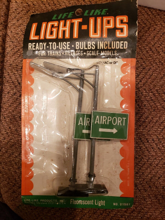 Life-Like Lite-Ups Fluorescent Light Airport HO scale # S507K Vintage New NOS