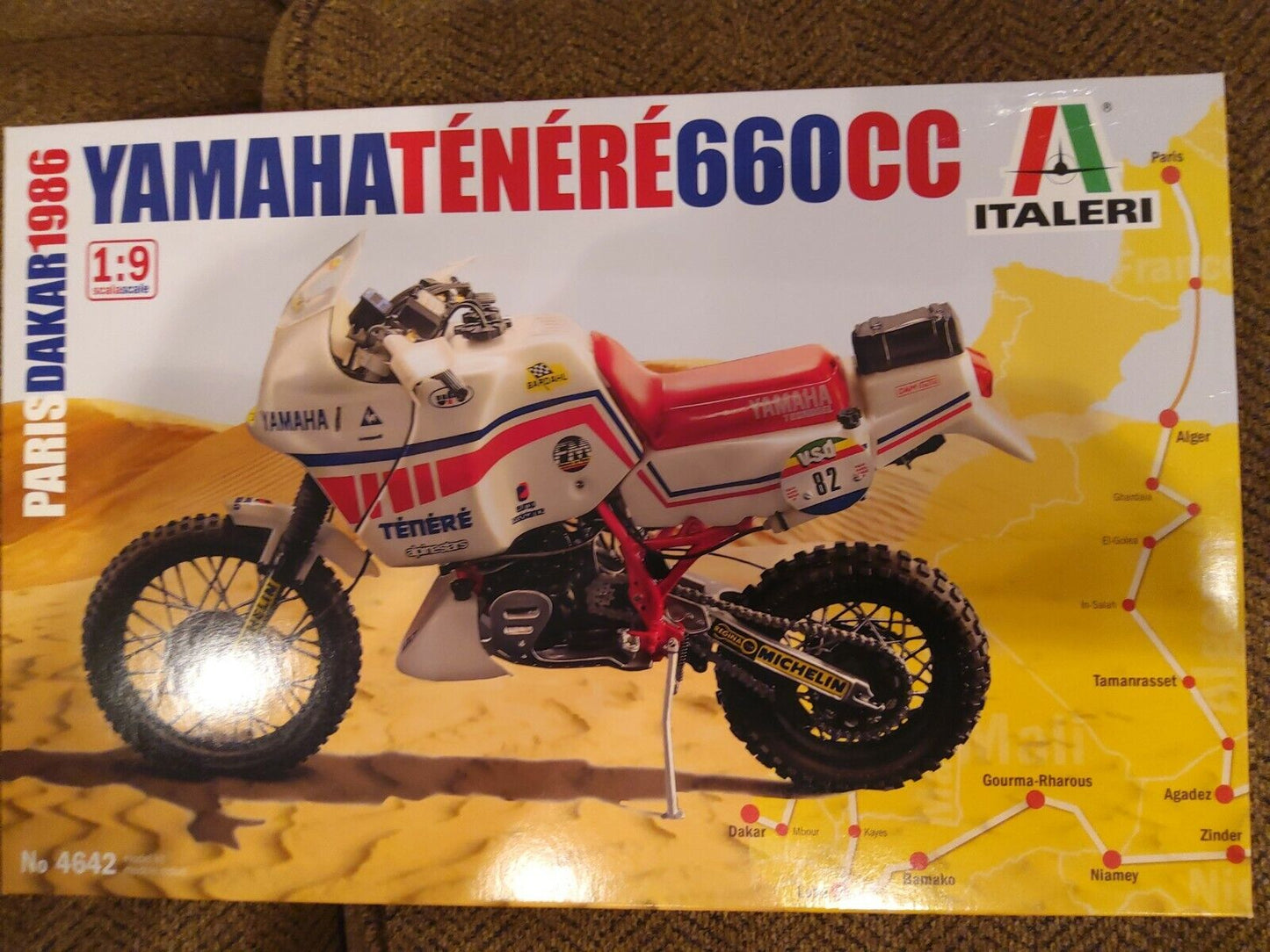 Italeri 4642 1:9 Yamaha Tenere 660 cc Paris Dakar 1986 Plastic Model Kit