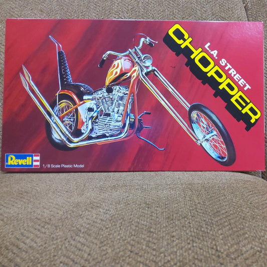 REVELL 7326  L.A. STREET CHOPPER 1/8 MOTORCYCLE MODEL KIT new in the box