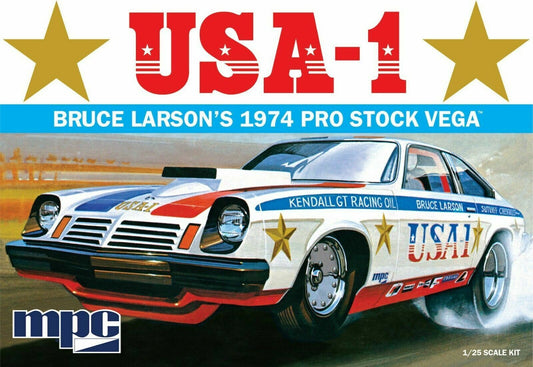 MPC Bruce Larson USA-1 Pro Stock Chevy Vega 1:25 scale model car kit 828