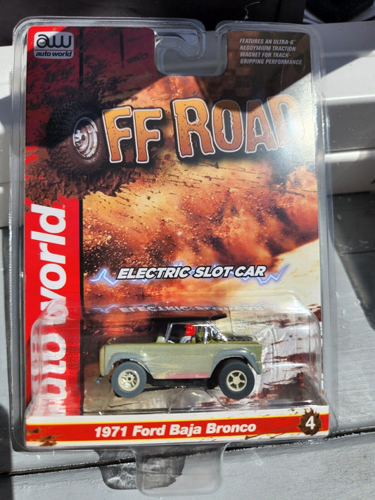 Auto World X-Traction  - Off Road - 1971 Ford Baja Bronco - Green
