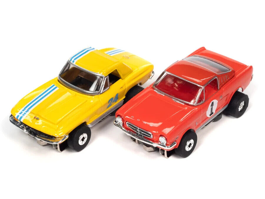 Auto World "Double 8" Mustang V Corvette 14.5' HO Slot Car Race Track Set SRS341