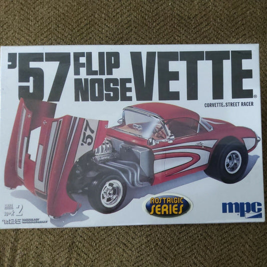 MPC 38433  '57 FLIP NOSE VETTE CORVETTE MODEL KIT FACTORY SEALED 1/25