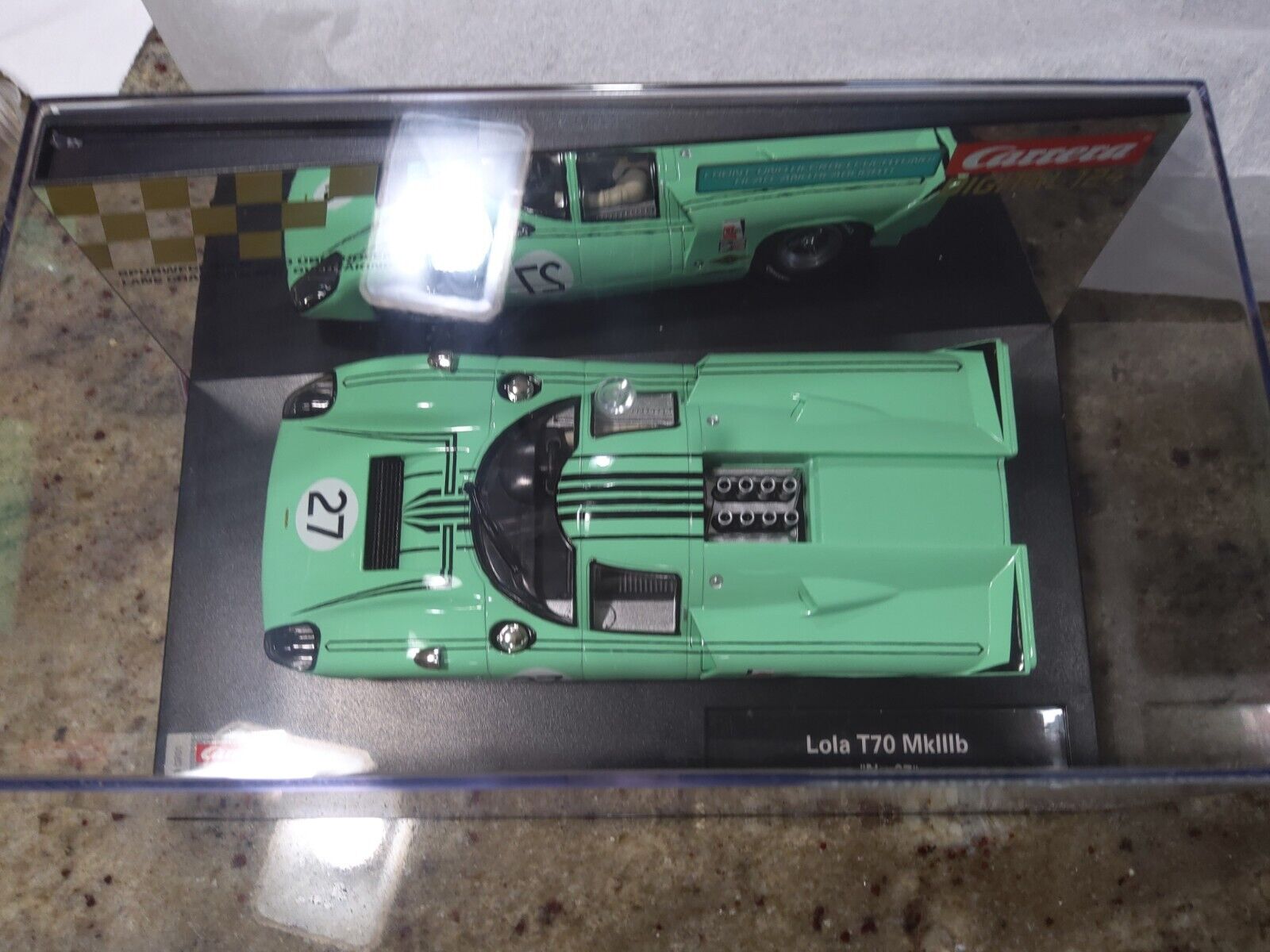 Carrera Digital 124 23938 Lola T70 MKIIIb #27 1:24 scale Slot Car w/lights 