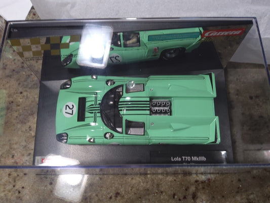 Carrera Digital 124 23938 Lola T70 MKIIIb #27 1:24 scale Slot Car w/lights 