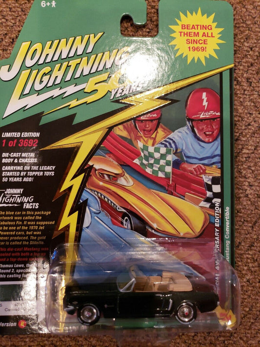 Johnny lightning 50th Anniversary 1964 Ford Mustang Conv. R2 VS B 1:64