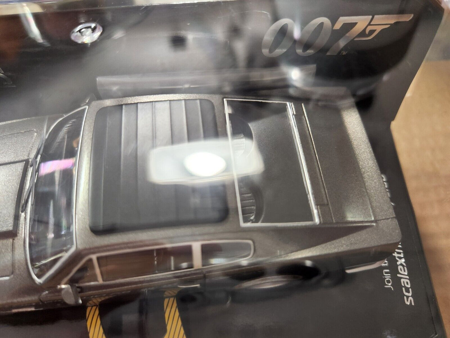James Bond Aston Martin V8 The Living Daylights 1/32 Scale C4239 Scalextric new!
