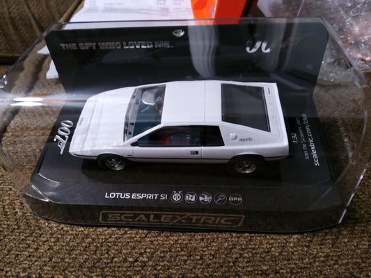 Scalextric C4229 James Bond Lotus Esprit S1 - The Spy Who Loved Me 1/32 Slot Car